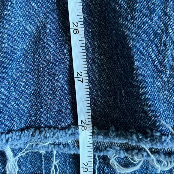 Universal Thread - High Rise 90’s Slim - Size 4 - Picture 8 of 8
